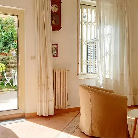 Intera Casa Con Giardino A 2 Min A Piedi Dal Mare